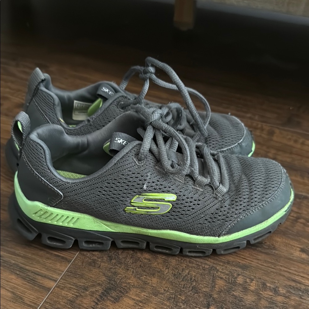 Skechers Kids Gray and Green Shoes size 5 fair condition with some flaws - Picture 3 of 13